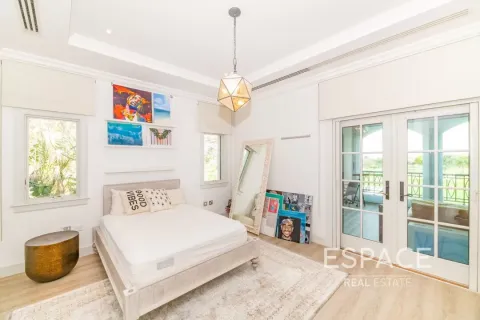 Villa in Jumeirah Golf Estates, Dubai 5 bedrooms, 523 sq.m. № 61671 - photo 12