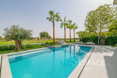 Villa in Jumeirah Golf Estates, Dubai 5 bedrooms, 523 sq.m. № 61671 - photo 1
