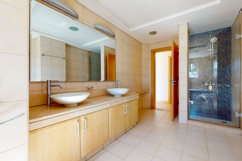 Apartment in Palm Jumeirah, Dubai 3 bedrooms, 206.49 sq.m. № 138910 - photo 11