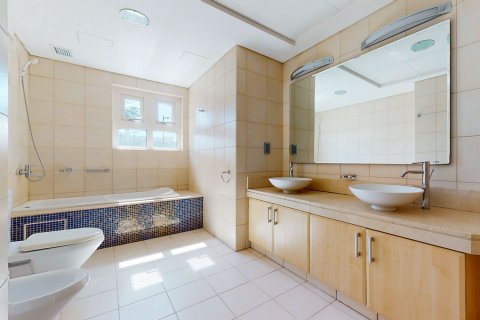 Apartment in Palm Jumeirah, Dubai 3 bedrooms, 206.49 sq.m. № 138910 - photo 19