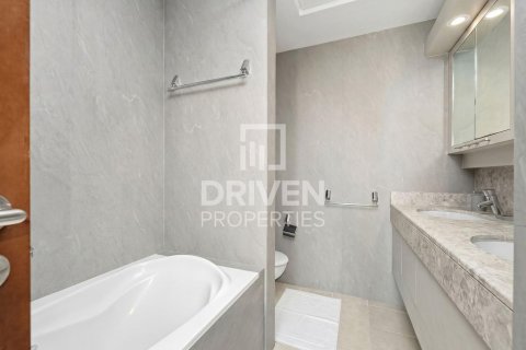 Купить квартиру в The Residences, Даунтаун Дубай (Даунтаун Бурдж Дубай), Дубай: 3 спальни, 170.76м², № 138590 - фото 23
