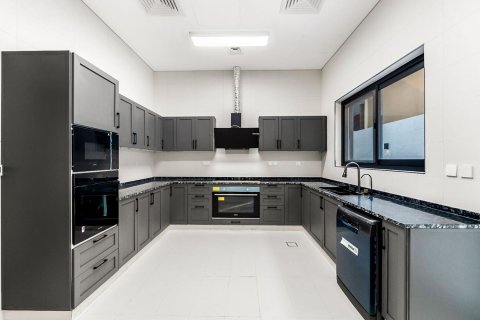 Villa en Al Barsha, Dubai, 5 dormitorios, 696.77 m², № 138908 - foto 13