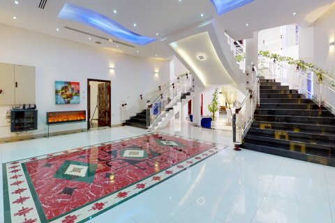 Villa in Sector E, Emirates Hills, Dubai 1724 sq.m. № 83896 - photo 18