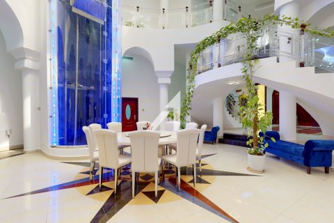Villa in Sector E, Emirates Hills, Dubai 1724 sq.m. № 83896 - photo 16
