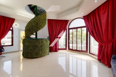 Villa en Sector E, Emirates Hills, Dubai, 1724 m², № 83896 - foto 2