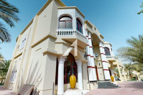 Villa in Sector E, Emirates Hills, Dubai studio, 1724 sq.m. № 83896