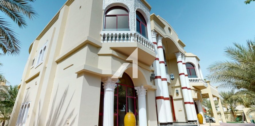 Villa in Sector E, Emirates Hills, Dubai studio, 1724 sq.m. № 83896