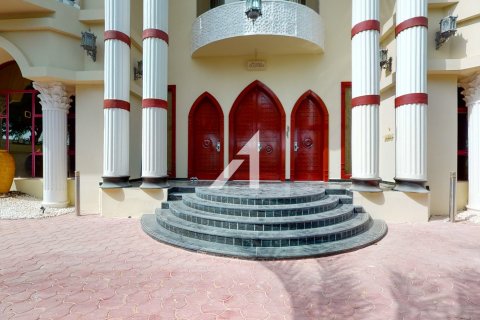 Villa in Sector E, Emirates Hills, Dubai 1724 sq.m. № 83896 - photo 12