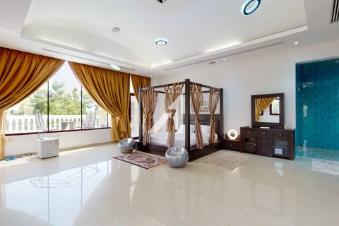 Villa in Sector E, Emirates Hills, Dubai 1724 sq.m. № 83896 - photo 22