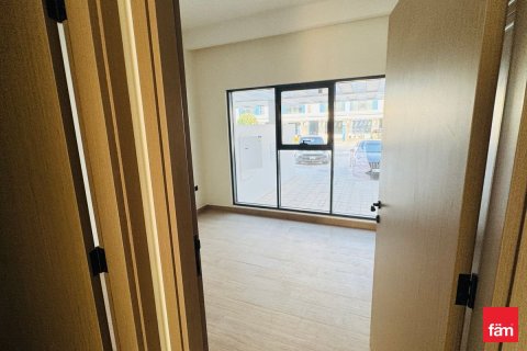 Снять в аренду виллу в Дубае: 4 спальни, 144м², № 90528 - фото 3