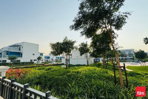 Снять в аренду виллу в Дубае: 4 спальни, 144м², № 90528 - фото 7