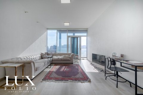 شقة في Bloom Towers, دائرة قرية جميرا, دبي 1غرف نوم, 69 م² رقم 45626 - صورة 1