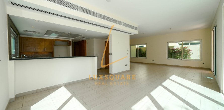 Villa à Jumeirah Park, Dubai, 4 chambres, 504 m², № 100594