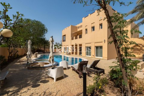 Купить виллу в Арабиан Ранчес, Дубай: 7 спален, 690м², № 43339 - фото 26