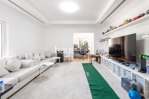 Купить виллу в Арабиан Ранчес, Дубай: 7 спален, 690м², № 43339 - фото 14