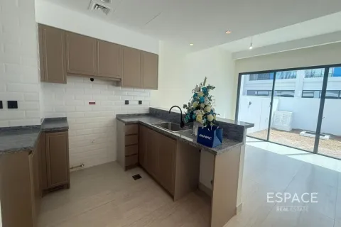 Townhouse in Damac Lagoons, Dubai 3 bedrooms, 144 sq.m. № 61727 - photo 1
