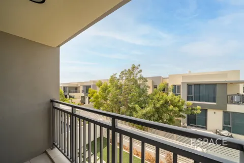 Villa in Dubai Hills Estate, Dubai 3 bedrooms, 211 sq.m. № 61724 - photo 17