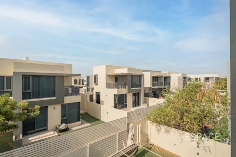 Villa in Dubai Hills Estate, Dubai 3 bedrooms, 211 sq.m. № 61724 - photo 18