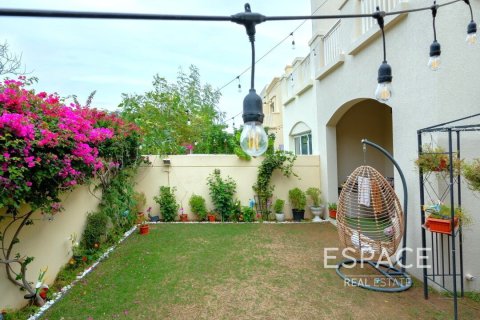 Villa in The Lakes, Dubai 3 bedrooms, 241 sq.m. № 61726 - photo 15