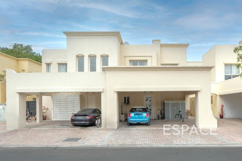 Villa in The Lakes, Dubai 3 bedrooms, 241 sq.m. № 61726 - photo 18