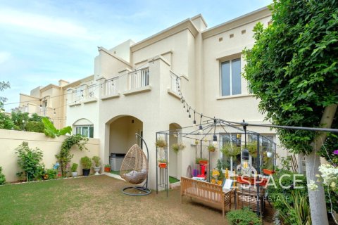 Villa in The Lakes, Dubai 3 bedrooms, 241 sq.m. № 61726 - photo 1