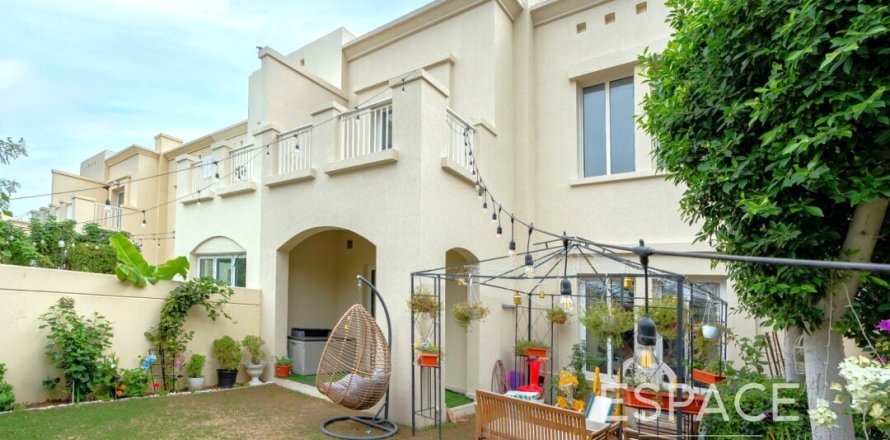 Villa in The Lakes, Dubai 3 bedrooms, 241 sq.m. № 61726