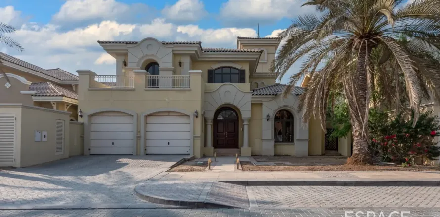 Villa in Palm Jumeirah, Dubai 4 bedrooms, 657 sq.m. № 61715