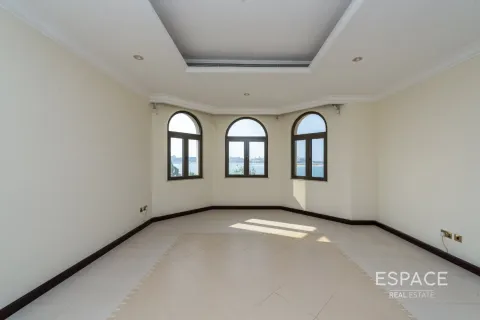 Villa in Palm Jumeirah, Dubai 4 bedrooms, 657 sq.m. № 61715 - photo 10