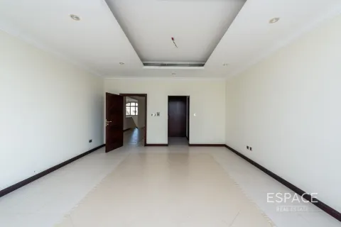 Villa in Palm Jumeirah, Dubai 4 bedrooms, 657 sq.m. № 61715 - photo 12