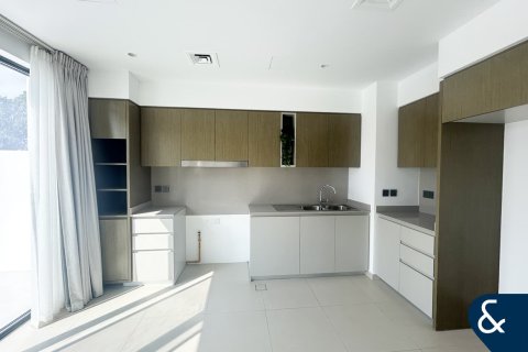 Villa in Sun, Arabian Ranches 3, Dubai 4 bedrooms, 224 sq.m. № 76697 - photo 3