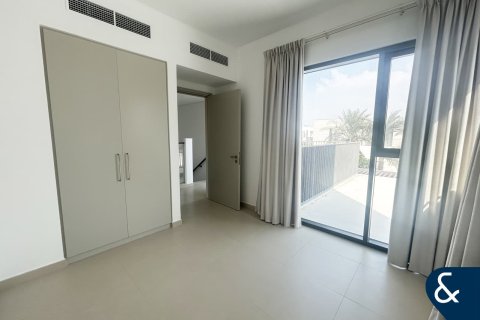 Villa in Sun, Arabian Ranches 3, Dubai 4 bedrooms, 224 sq.m. № 76697 - photo 7