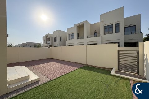 Villa in Mira Oasis, Reem, Dubai 3 bedrooms, 266 sq.m. № 76695 - photo 6