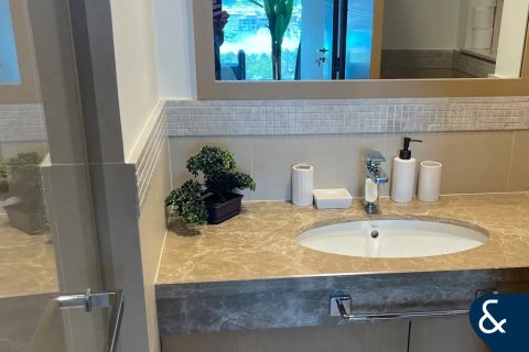 Apartment in Downtown Dubai (Downtown Burj Dubai), Dubai 3 bedrooms, 180 sq.m. № 76683 - photo 17