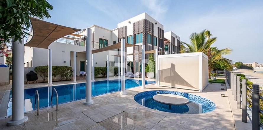 Villa en Palm Jumeirah, Dubai, 6 dormitorios, 1362 m², № 22940