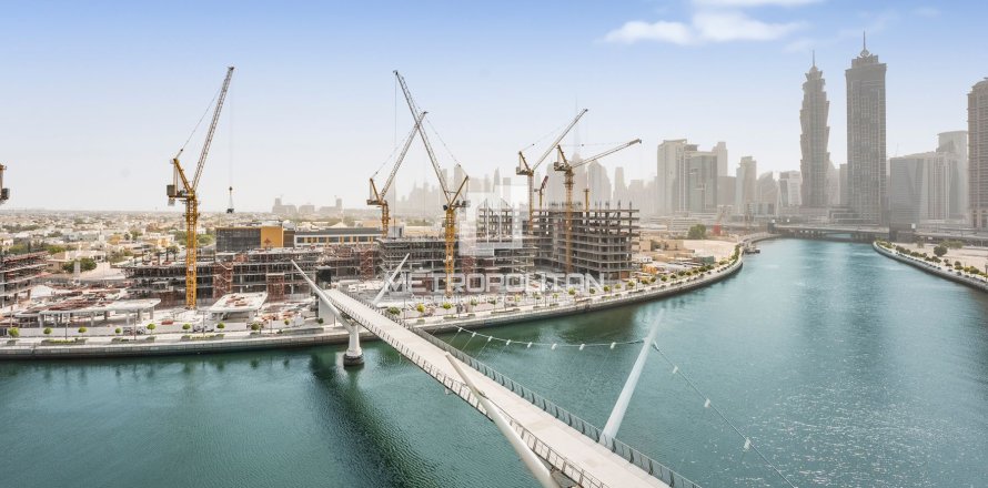 Квартира в Аль-Васле, Дубай, 2 спальни, 144м², № 73060