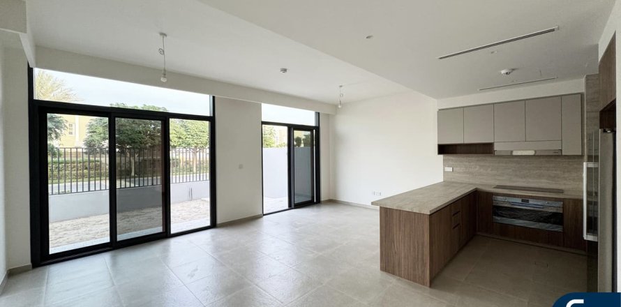 فيلا في مُدُنْ, دبي 4 غرف نوم, 237 م² رقم 79116