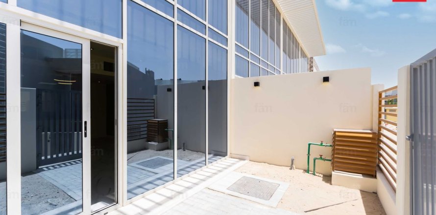 Townhouse in Dubai 2 bedrooms, 94.9 sq.m. № 41591
