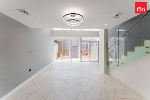 Townhouse in Dubai 2 bedrooms, 94.9 sq.m. № 41591 - photo 2