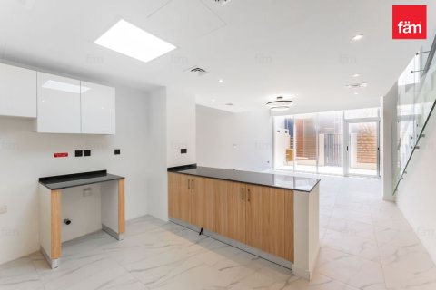 Townhouse in Dubai 2 bedrooms, 94.9 sq.m. № 41591 - photo 4