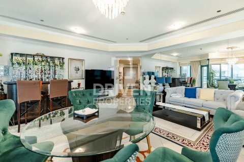 Apartment in Dubai Marina, Dubai 3 bedrooms, 202 sq.m. № 65154 - photo 1