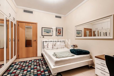 Apartment in Dubai Marina, Dubai 3 bedrooms, 202 sq.m. № 65154 - photo 10