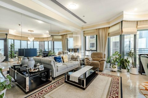 Apartment in Dubai Marina, Dubai 3 bedrooms, 202 sq.m. № 65154 - photo 2