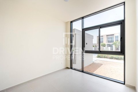 Villa in EMAAR South, Dubai South (Dubai World Central), Dubai 4 bedrooms, 231 sq.m. № 66526 - photo 8