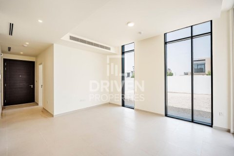 Villa in EMAAR South, Dubai South (Dubai World Central), Dubai 4 bedrooms, 231 sq.m. № 66526 - photo 7