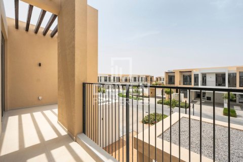 Villa in EMAAR South, Dubai South (Dubai World Central), Dubai 4 bedrooms, 231 sq.m. № 66526 - photo 24