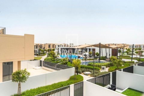 Villa in EMAAR South, Dubai South (Dubai World Central), Dubai 4 bedrooms, 231 sq.m. № 66526 - photo 2