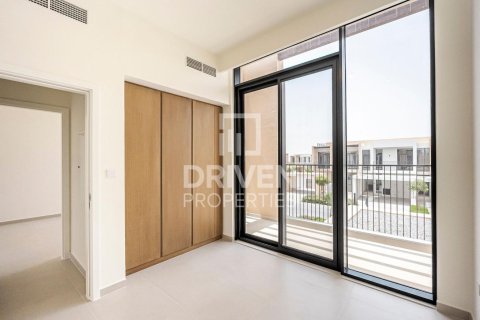 Villa in EMAAR South, Dubai South (Dubai World Central), Dubai 4 bedrooms, 231 sq.m. № 66526 - photo 14