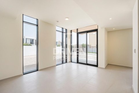Villa in EMAAR South, Dubai South (Dubai World Central), Dubai 4 bedrooms, 231 sq.m. № 66526 - photo 3