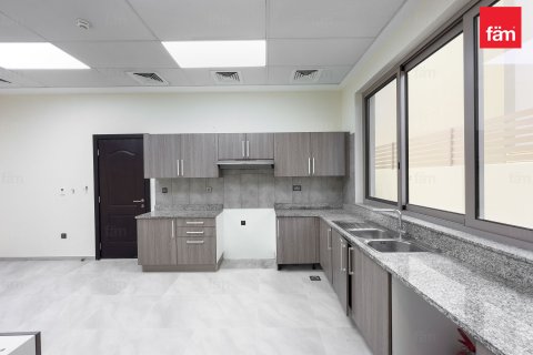 Villa in Al Furjan, Dubai 4 bedrooms, 619 sq.m. № 93420 - photo 30