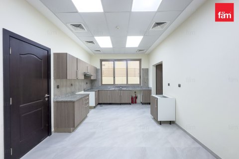 Villa in Al Furjan, Dubai 4 bedrooms, 619 sq.m. № 93420 - photo 25